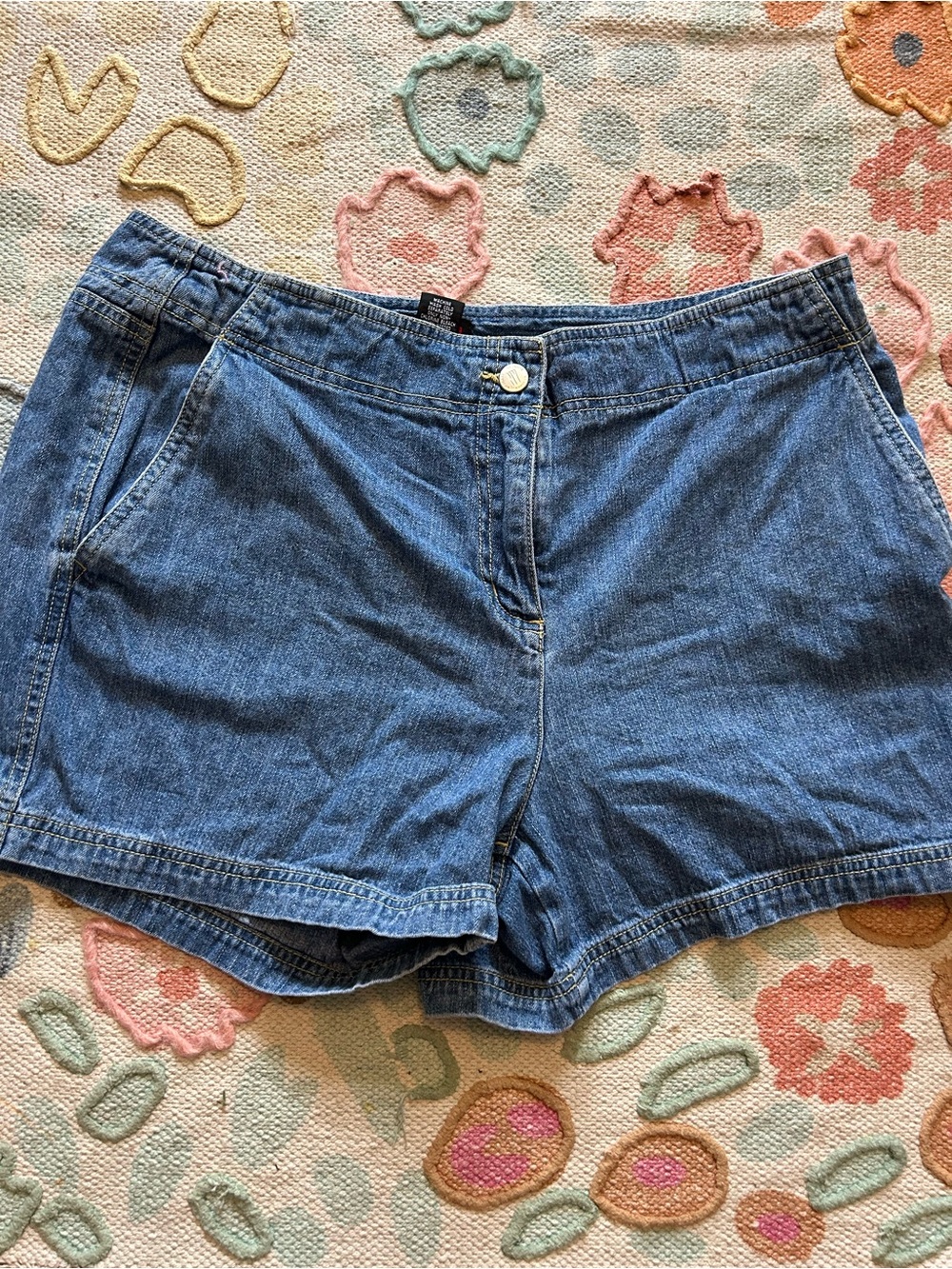 100% cotton Classic Blue Denim Women’s Shorts size 14